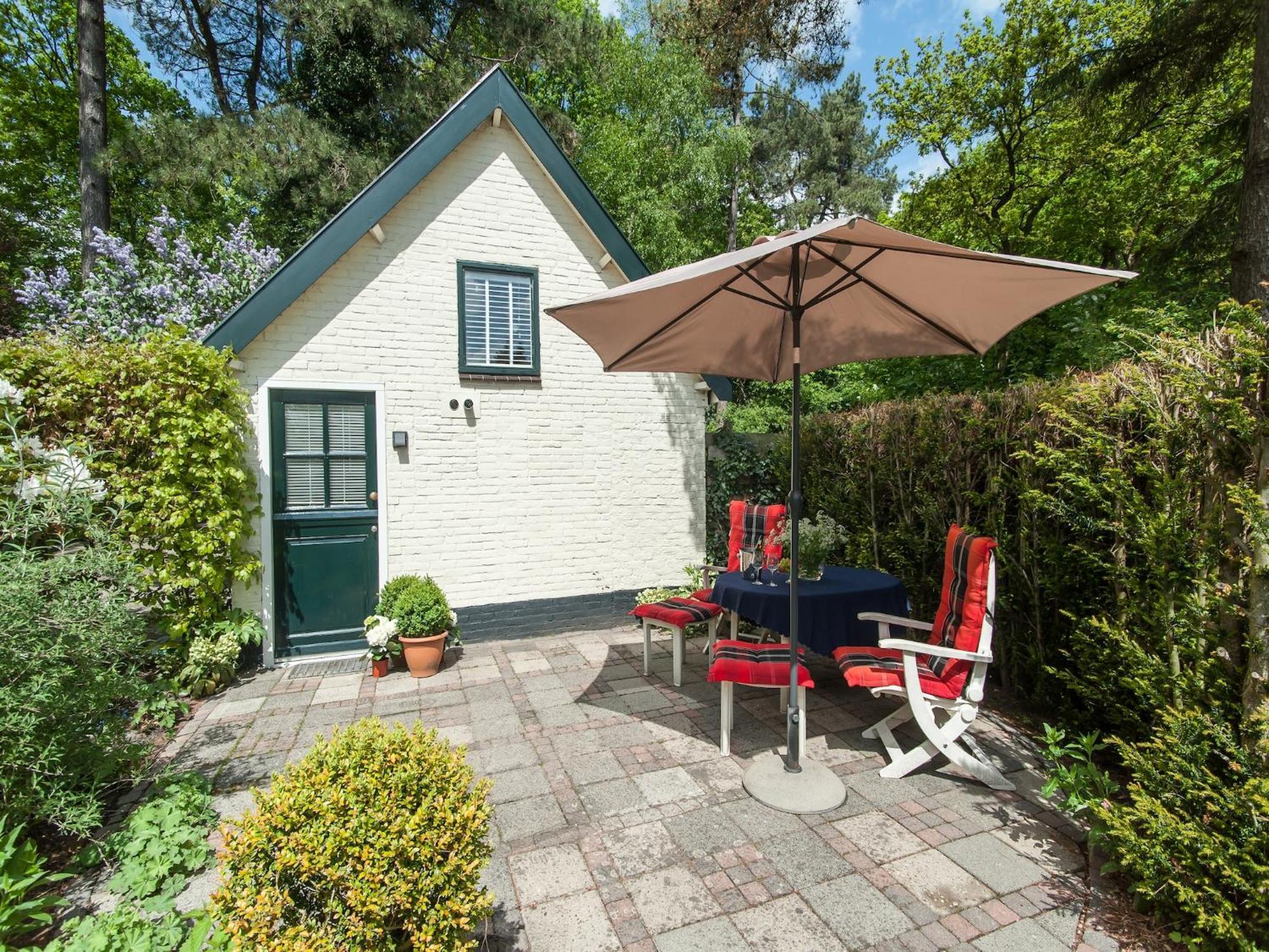 Pleasing Holiday Home In Schoorl With Patio ภายนอก รูปภาพ