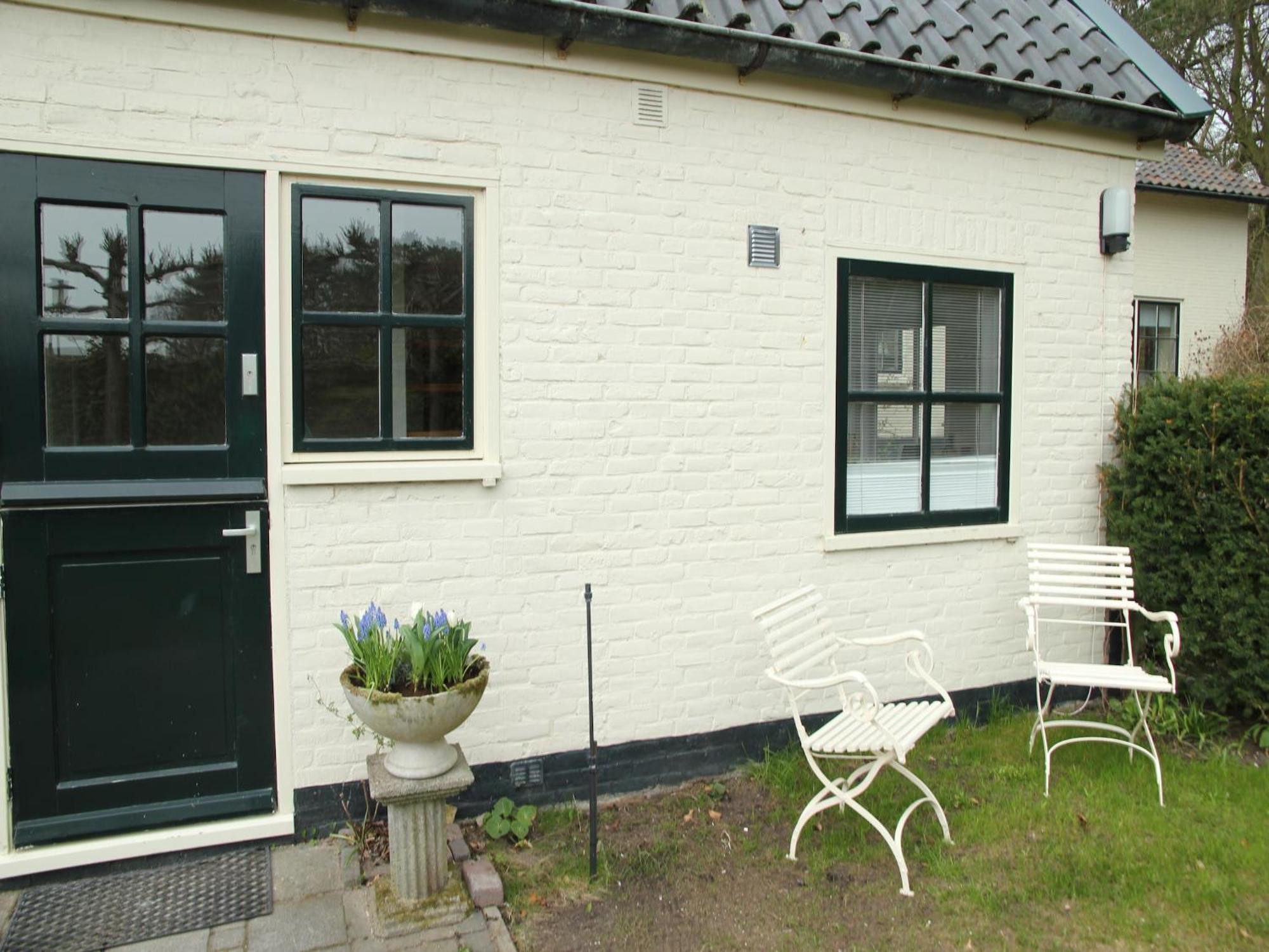 Pleasing Holiday Home In Schoorl With Patio ภายนอก รูปภาพ